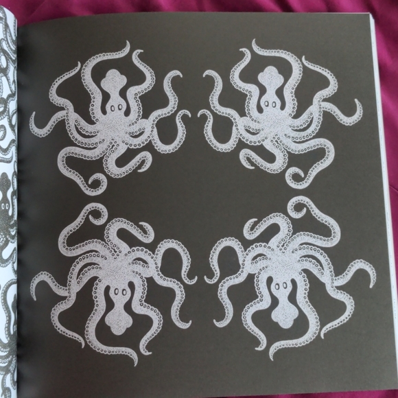 FREE W/ANY PURCHASE Adult Colouring Book - Picture 7 of 12